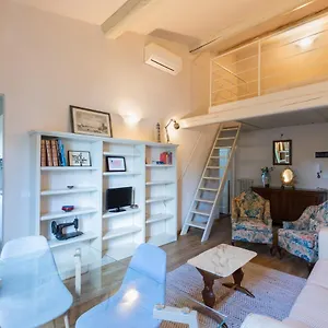 Flat Juana -bright Santa Maria Novella Apartment Florence