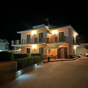 https://donnapeppina-siracusa.sicilyhotelsitaly.net