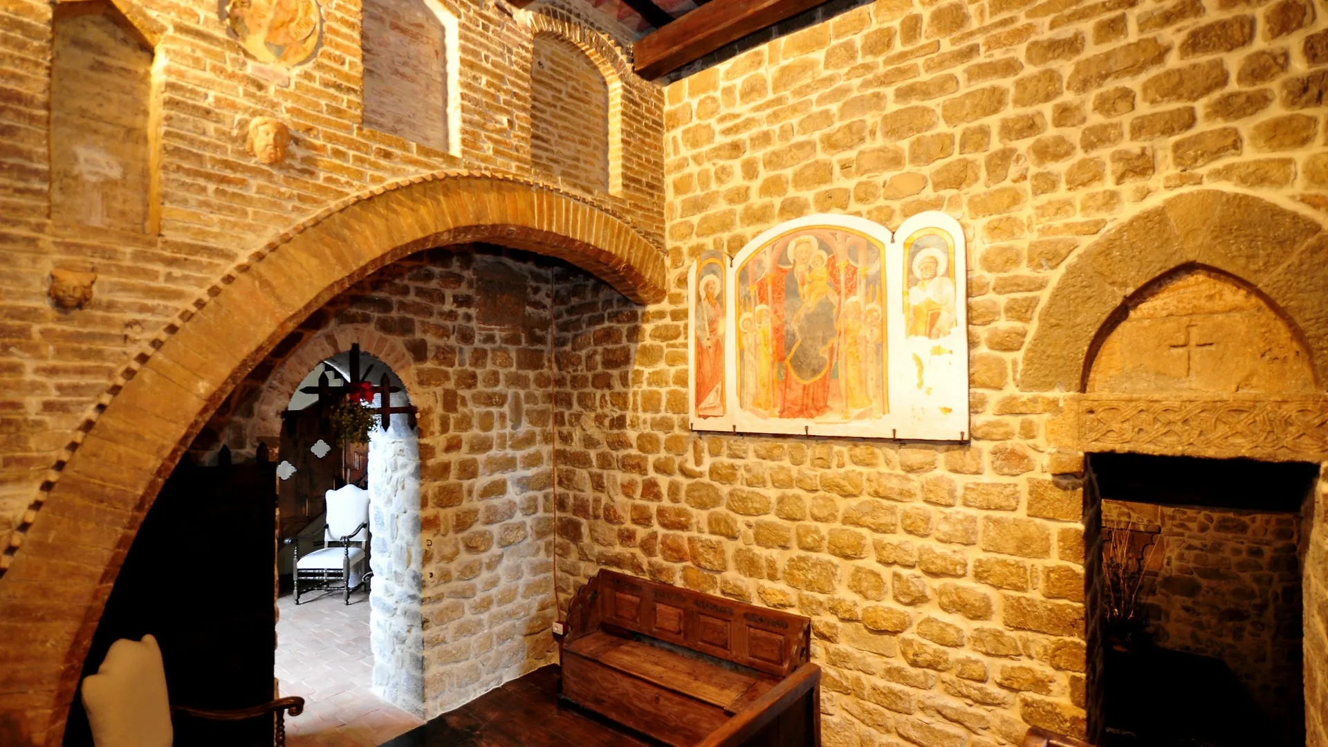 Hotel Castello Di Monterone Perugia 4*,  Italia